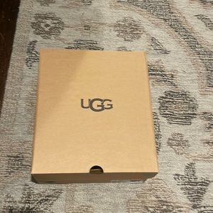 NIB Authentic UGG classic ultra mini braid platform olive green size 8